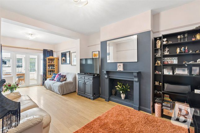 28, Cranborne Gardens, Upminster photo 3