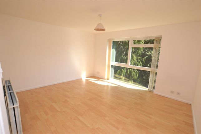 Flat to rent in The Guildhouse, New Road, Croxley Green