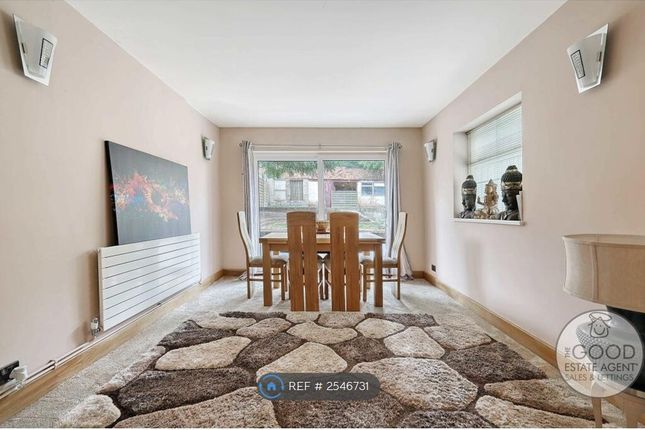 Englands Lane, Loughton photo 3