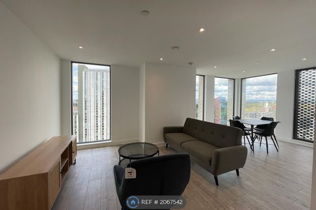 Flat to rent in Victoria House, Manchester