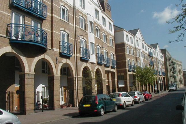 Thumbnail Flat to rent in Balmoral Court, King &amp; Queen Wharf, Rotherhithe Street