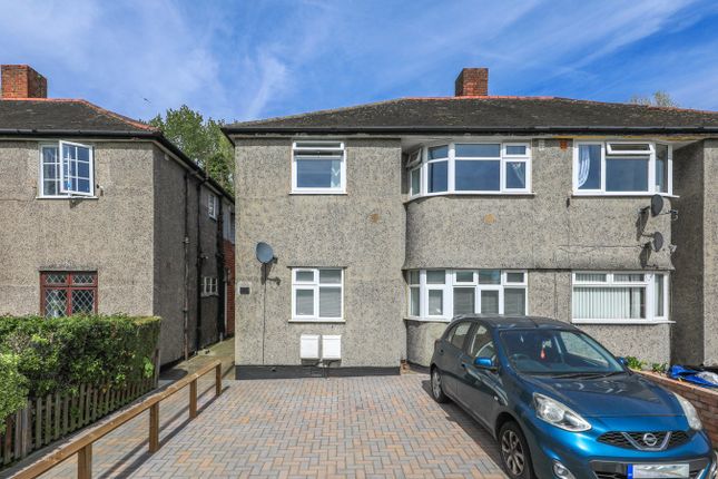 Thumbnail Maisonette for sale in Meadowview Road, Catford, London