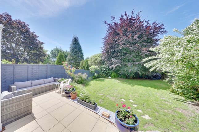 5, Crown Close, Orpington photo 4