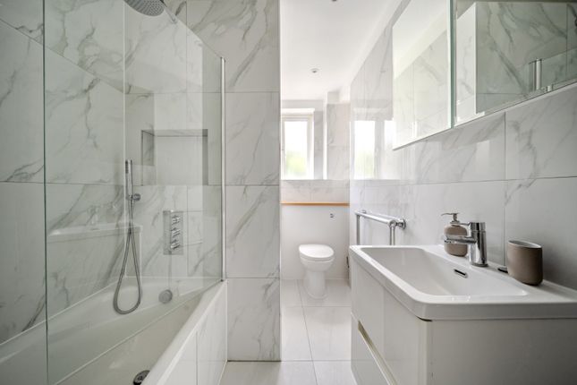 Flat 166, Grove Hall Court,, Hall Road, London photo 4