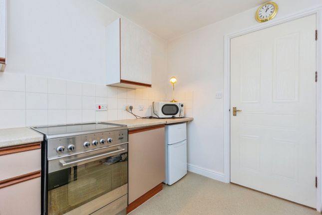 Flat 2, 28, Station Road, Wilmslow photo 3