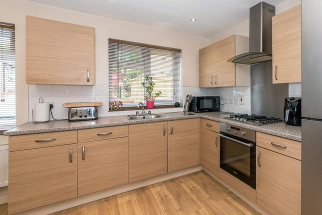 113, Dressington Avenue, London photo 4