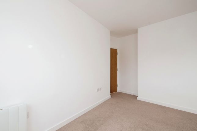 Flat for sale in Cadogan House, West Bute Street, Cardiff