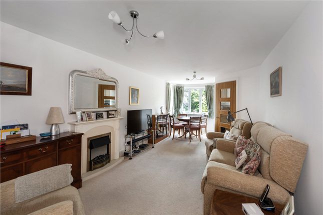 25, Eadhelm Court, Edenbridge photo 3