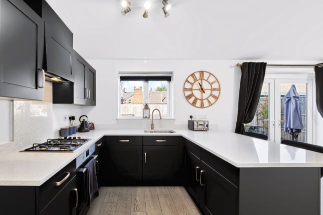 10, Longlands Avenue, Stourbridge photo 4