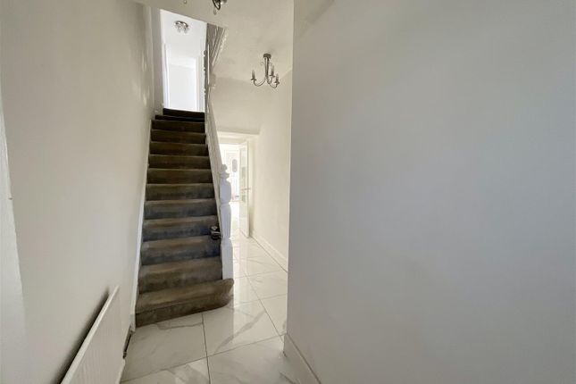 16, Frondeg Terrace, Llanelli photo 4