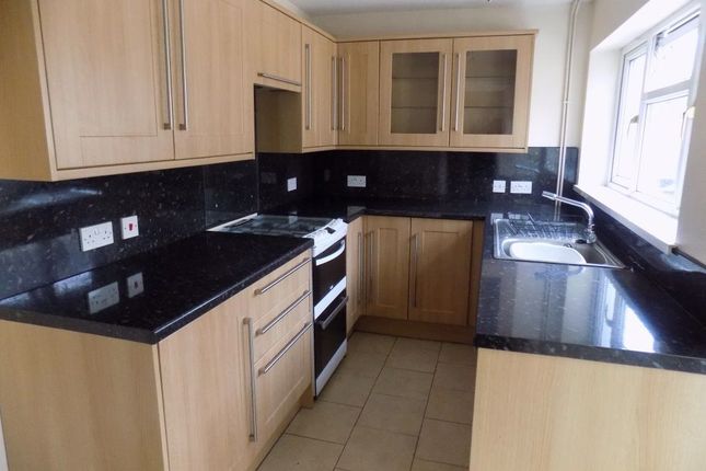 Thumbnail Property to rent in Down Street, Clydach, Swansea