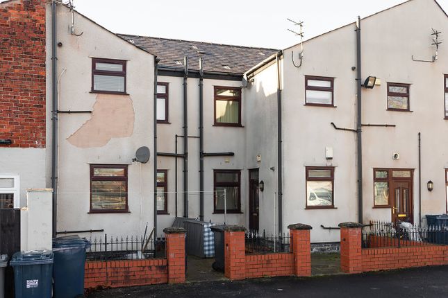 Flat for sale in Leyland Road, Penwortham, Preston, Lancashire