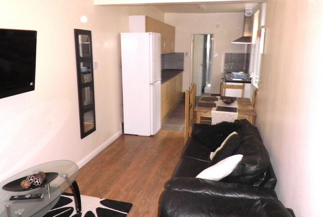 Duplex to rent in Raddlebarn Road, Birmingham