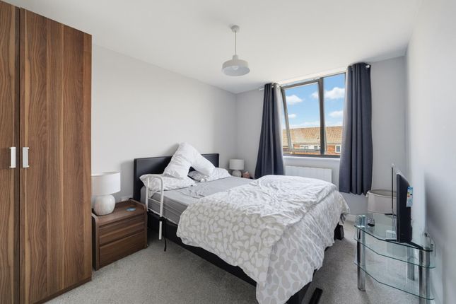 Flat 36 Luna Apartments 272, Field End Road, London photo 4