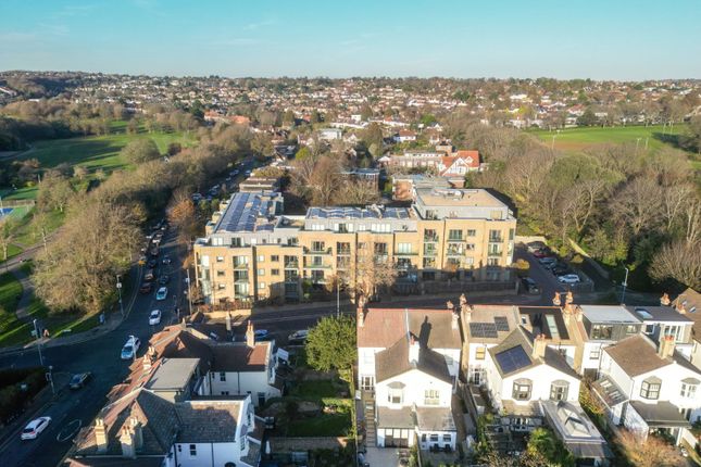 1-bed flat on Flat 47, Park House, Hove, £295,000