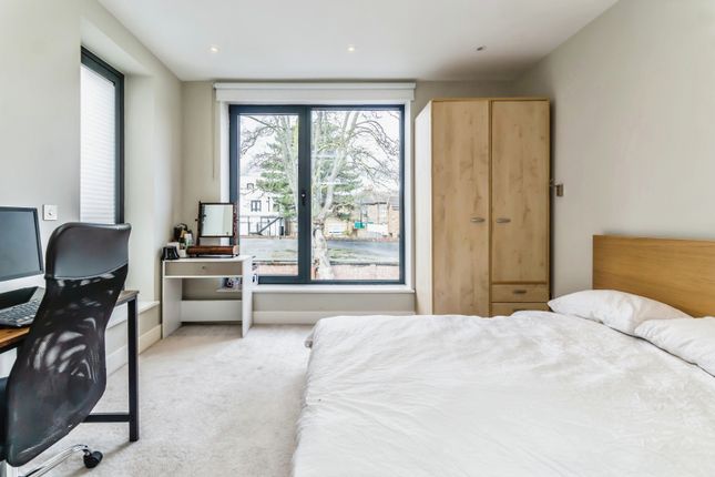 End terrace house for sale in Albert Road, South Norwood