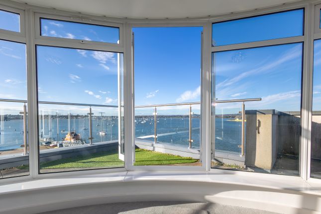 Aqua Apartments, Lifeboat Quay Poole Dorset photo 2