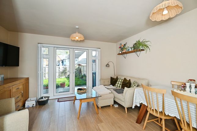 14, Corliss Vale, Rochester photo 3