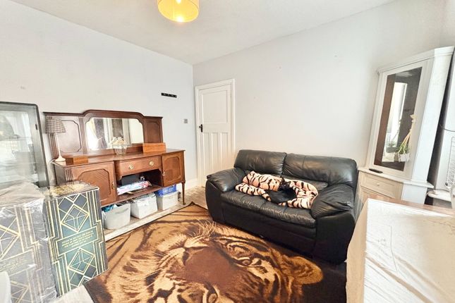 81, Clay Street, Burton-on-trent photo 3