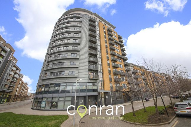 Flat to rent in Tarves Way, Greenwich