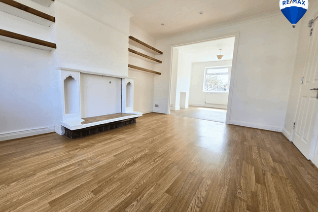 4, Longthornton Road, London photo 3