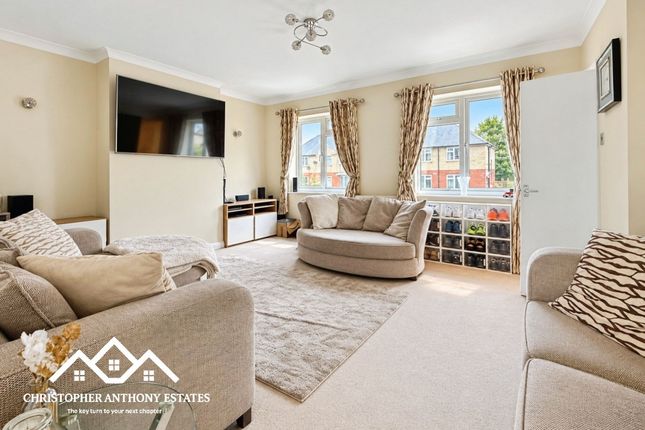 5 Holman Road, Halstead photo 2