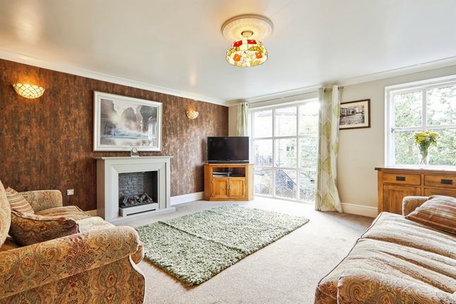 31, Mill Lane, Keighley photo 4