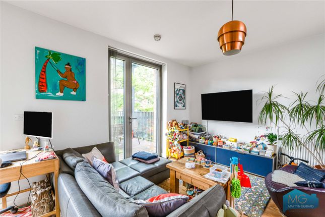 Flat 12, 330, Finchley Road, London photo 3