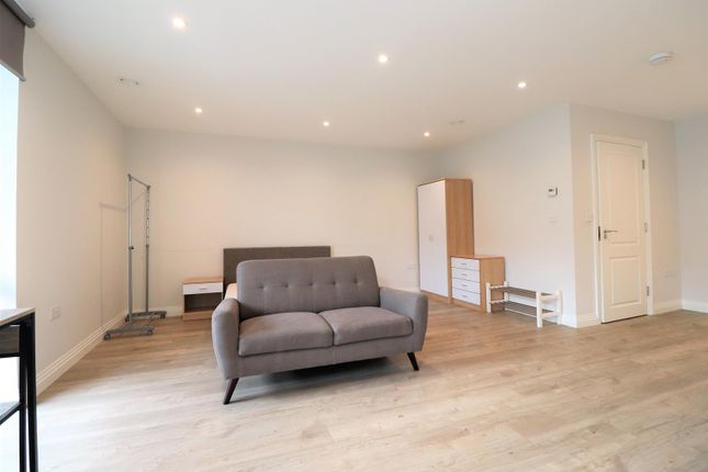 49, Panorama Apartments, Harefield Road, Uxbridge photo 4