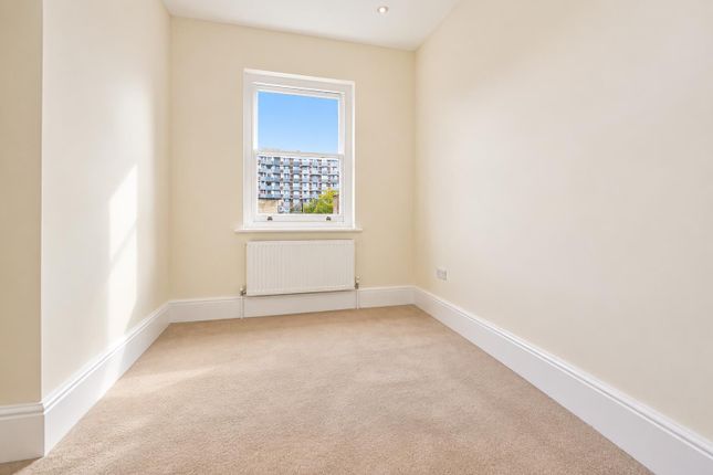 Flat B, 193, Hackney Road, London photo 4