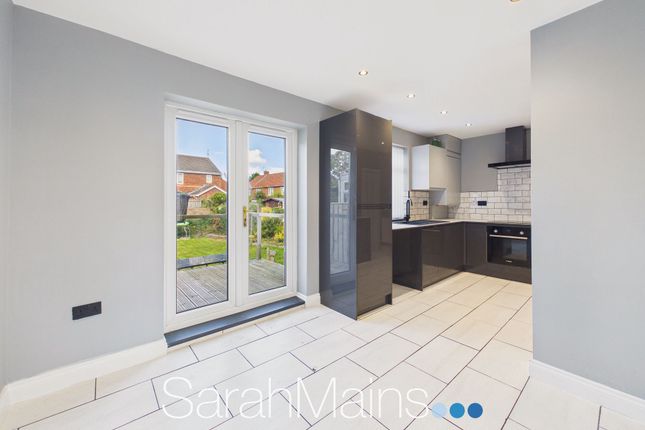 10 Half Fields Road, Blaydon-On-Tyne photo 2