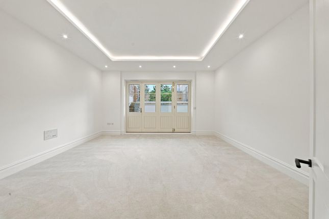 6 Castlebar Hill, London photo 4