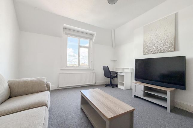 Flat 3, 7 Clifford Road, Bexhill-On-Sea photo 2