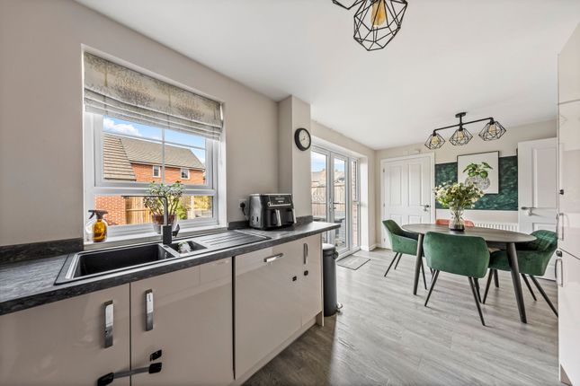 4 Blackmoor Way, Warrington photo 3