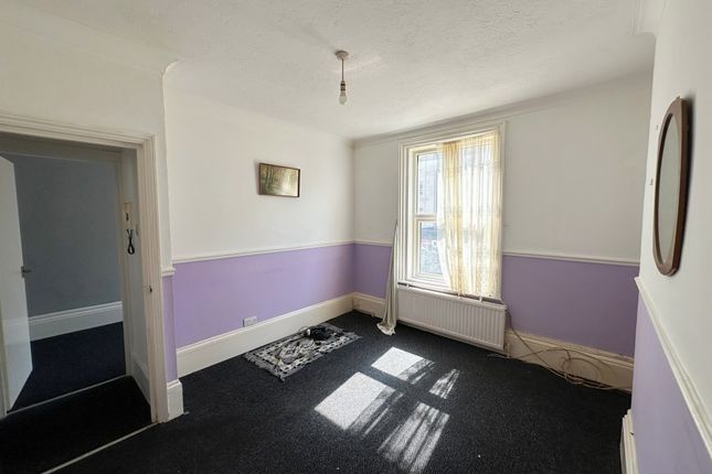 Flat 3, 104 Seaside Road, Eastbourne photo 3