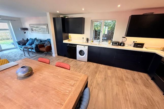 Chestnut House, 10 Homestead Gardens, Great Yarmouth photo 3