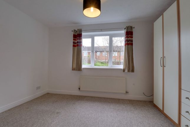 9 Kamienna Close, Stafford photo 5