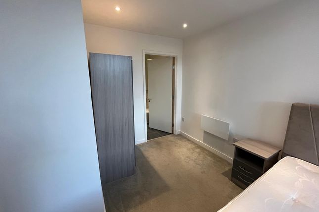 Flat xxx, 151 Boundary Lane, Manchester, Manchester photo 3