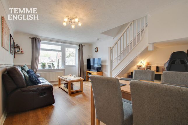 42 Derby Close, Basildon photo 3