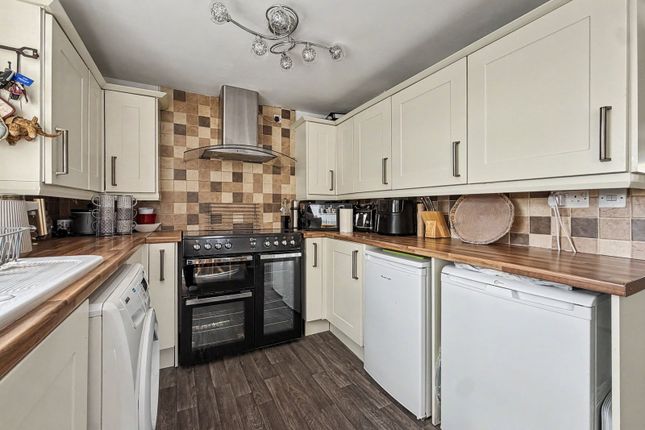 2, Savernake Road, Leicester photo 2