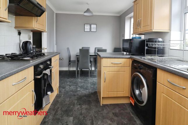 62, Holyrood Rise, Rotherham photo 3