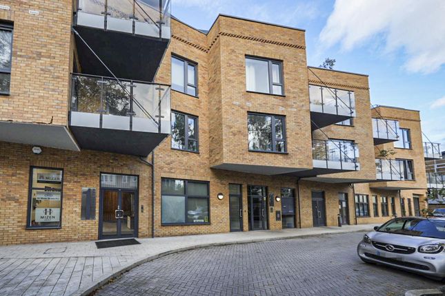 Flat for sale in Railshead Road, Isleworth