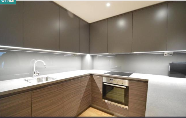 Flat for sale in Boulevard Drive, Edgware