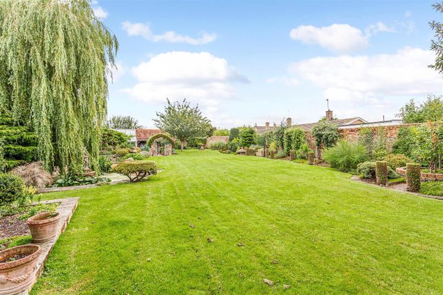 Country house for sale in School Lane, Weston Turville, Aylesbury