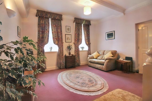 Flat for sale in St. Marys Square, Aylesbury