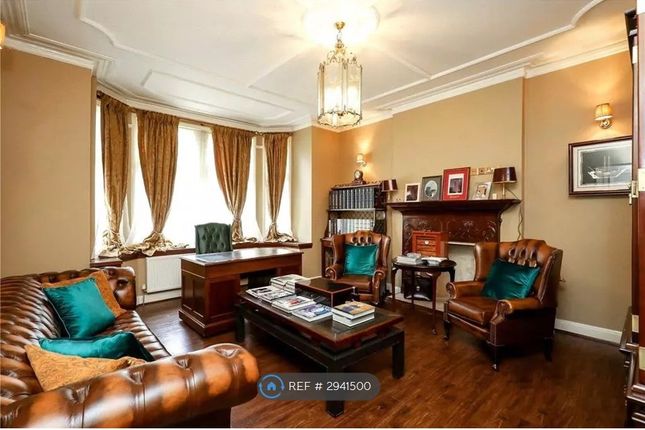 Twyford Crescent, London photo 5