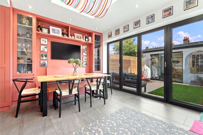 Bickersteth Road, London photo 3