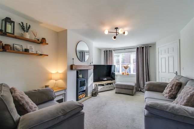 30, Kingfisher Way, Dewsbury photo 4