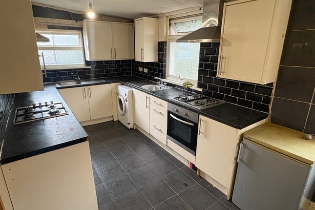 129a, Bradford Road, Huddersfield photo 3