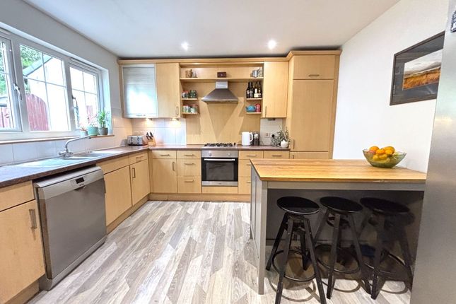 16 Cobden Court, Crossgates photo 4